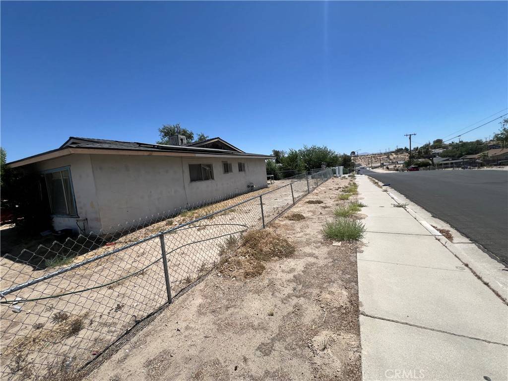 Victorville, CA 92395,14311 Manzanita RD
