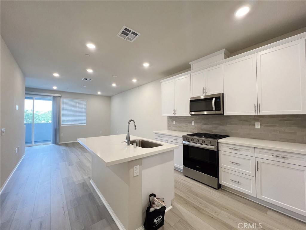 Pomona, CA 91767,223 Aurora LN