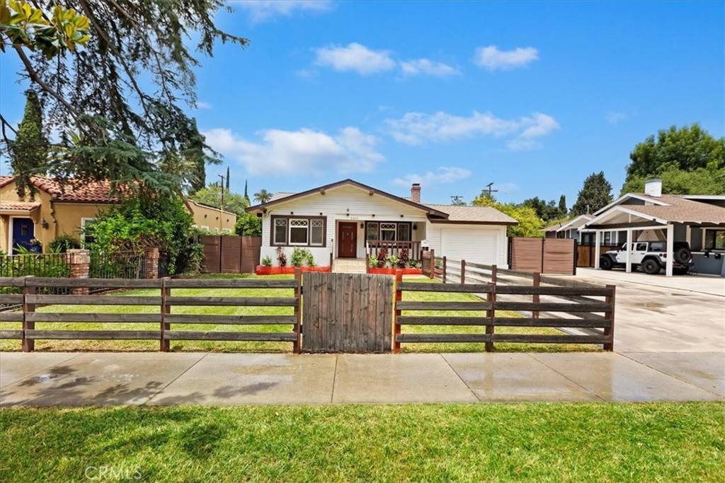 Riverside, CA 92506,5571 Magnolia AVE