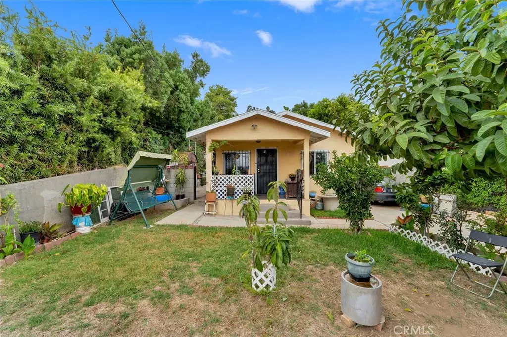 Los Angeles, CA 90065,1153 Isabel ST