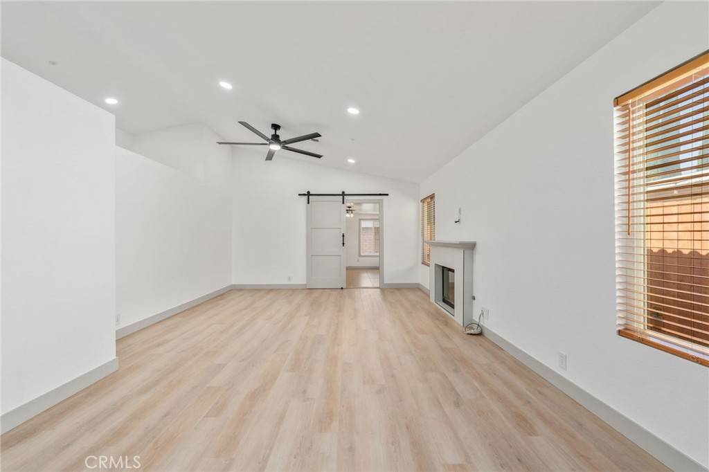 Fontana, CA 92336,16995 Walnut CT