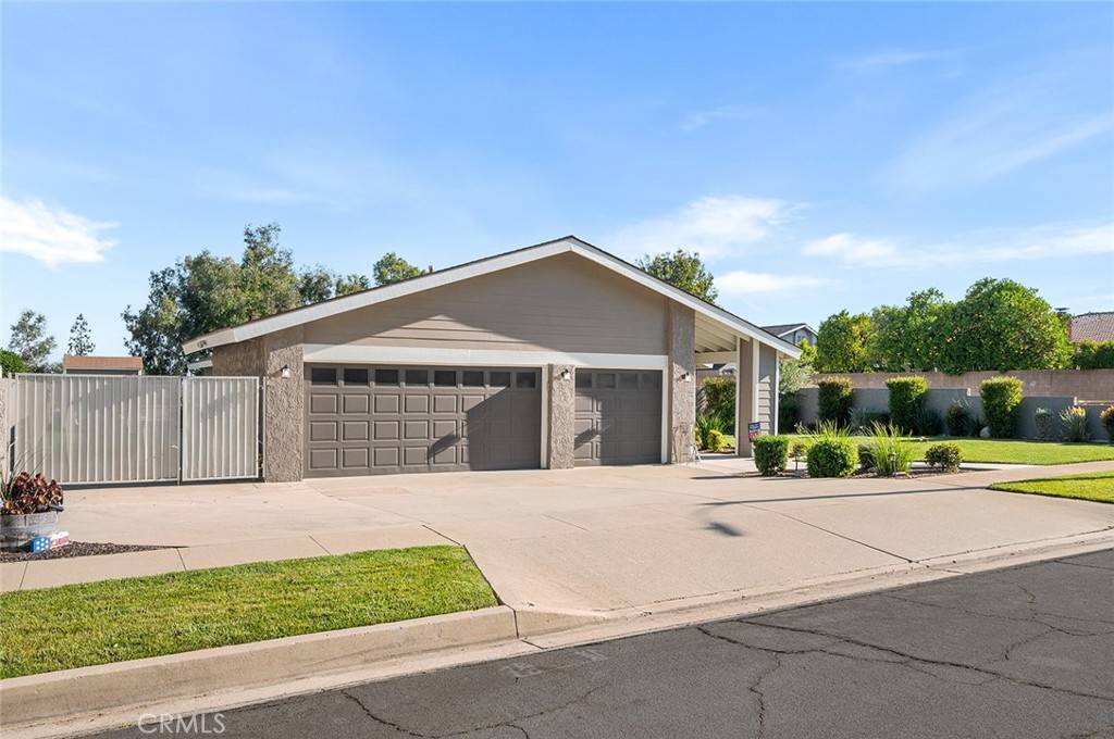 Upland, CA 91784,1092 Deborah ST