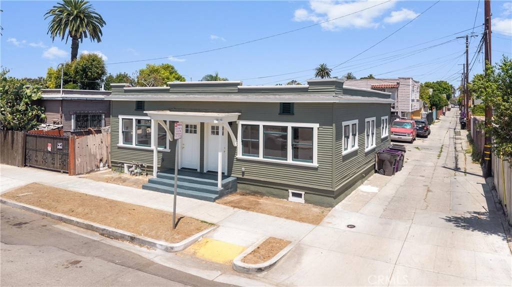 Long Beach, CA 90813,852 Orange AVE
