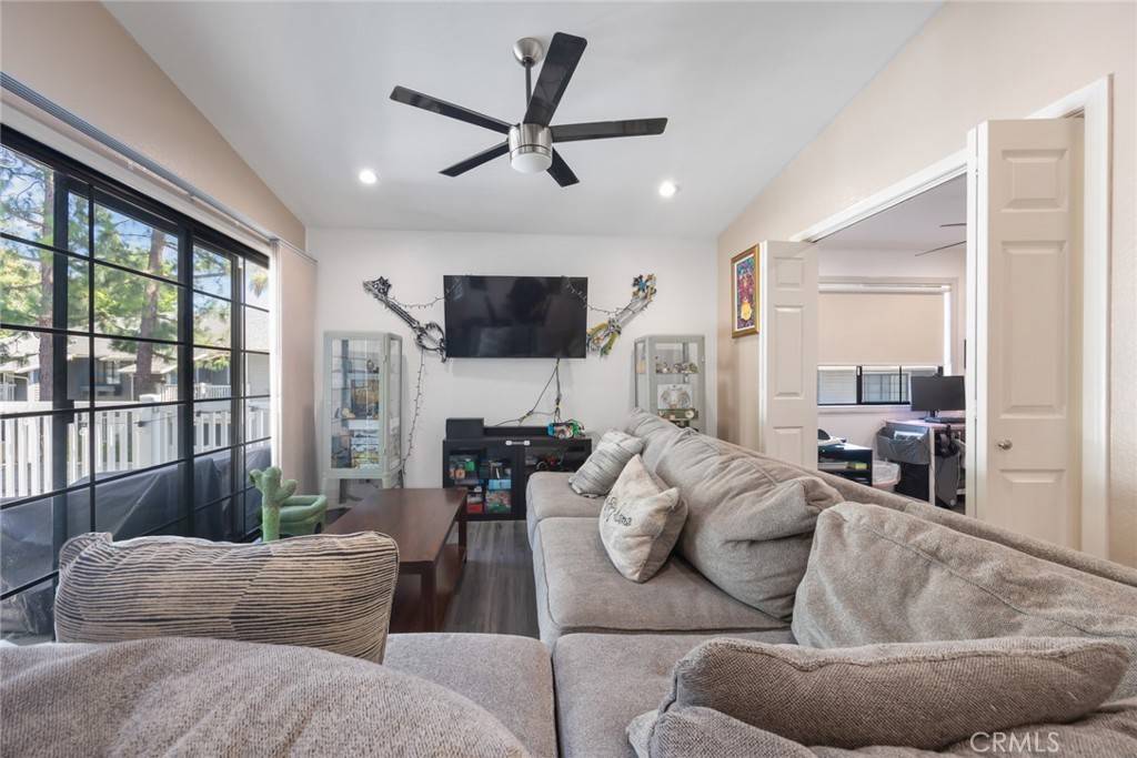 Azusa, CA 91702,1760 Shady Oaks CT