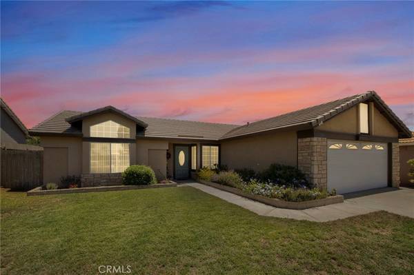 2560 W Plaza Serena DR, Rialto, CA 92377