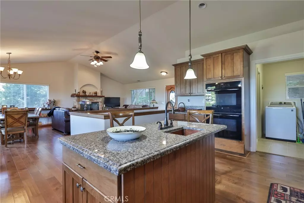 Crestline, CA 92325,25152 Valle DR