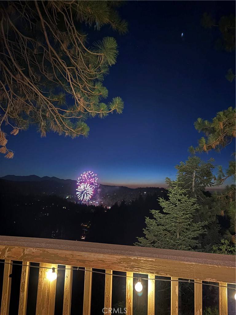 Crestline, CA 92325,25152 Valle DR