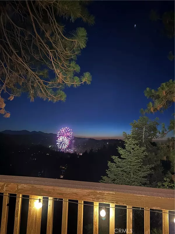 Crestline, CA 92325,25152 Valle DR