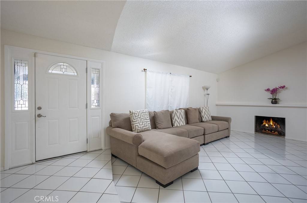 Rialto, CA 92377,6068 Geremander AVE