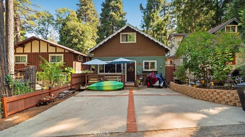 Crestline, CA 92325,25086 Boa DR