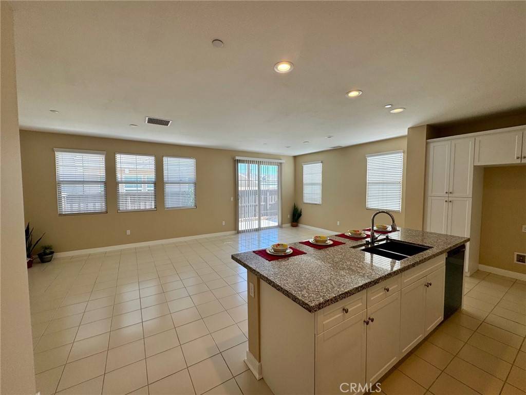 Glendora, CA 91740,293 E Arrow HWY #12