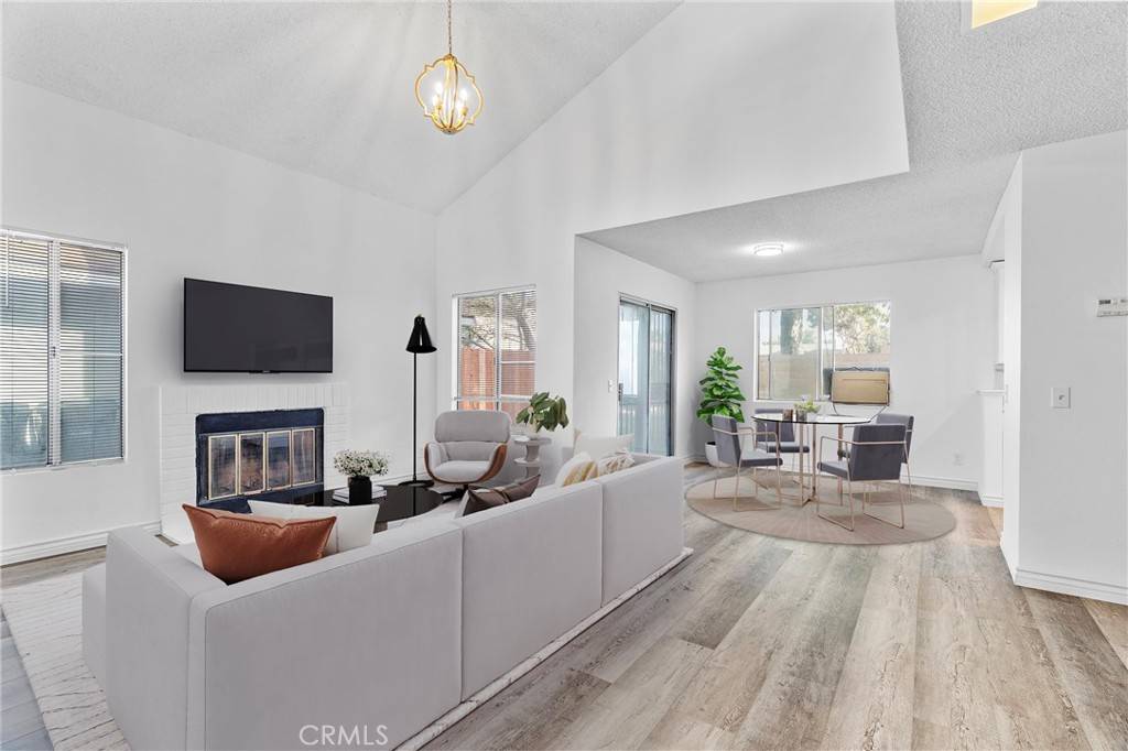 Fontana, CA 92336,15696 Paine ST