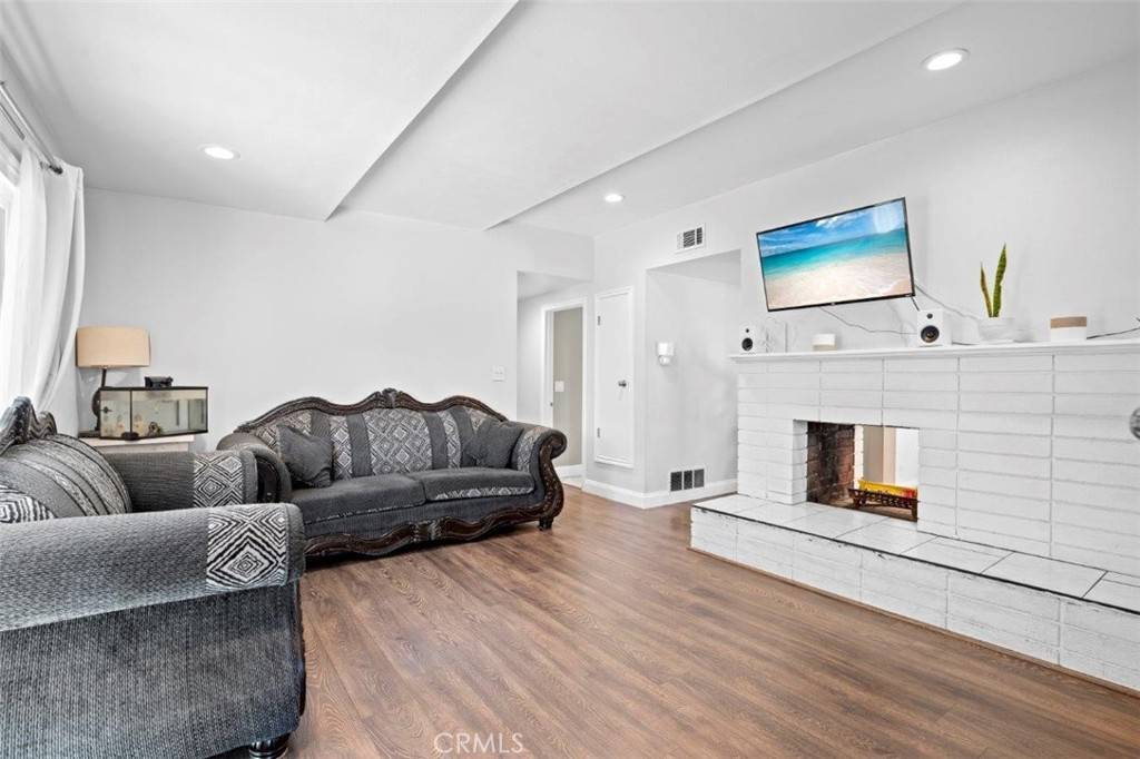 Ontario, CA 91762,1048 N Benson AVE
