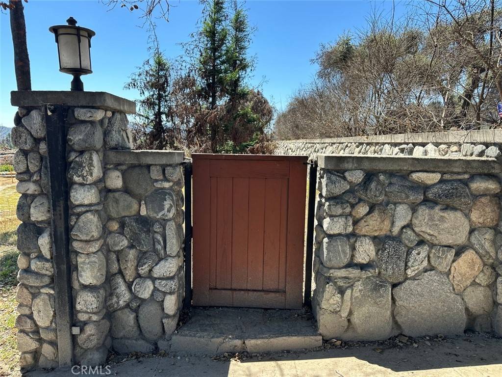 416 E Altadena DR, Altadena, CA 91001