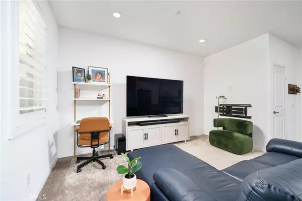 Fontana, CA 92336,16502 Casa Grande AVE #102