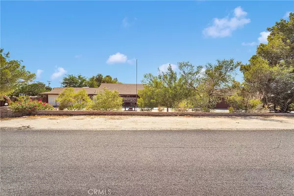 19215 Hupa RD, Apple Valley, CA 92307
