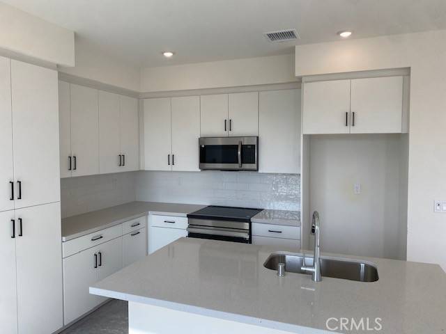 Ontario, CA 91761,3678 S. Eichler Paseo #11