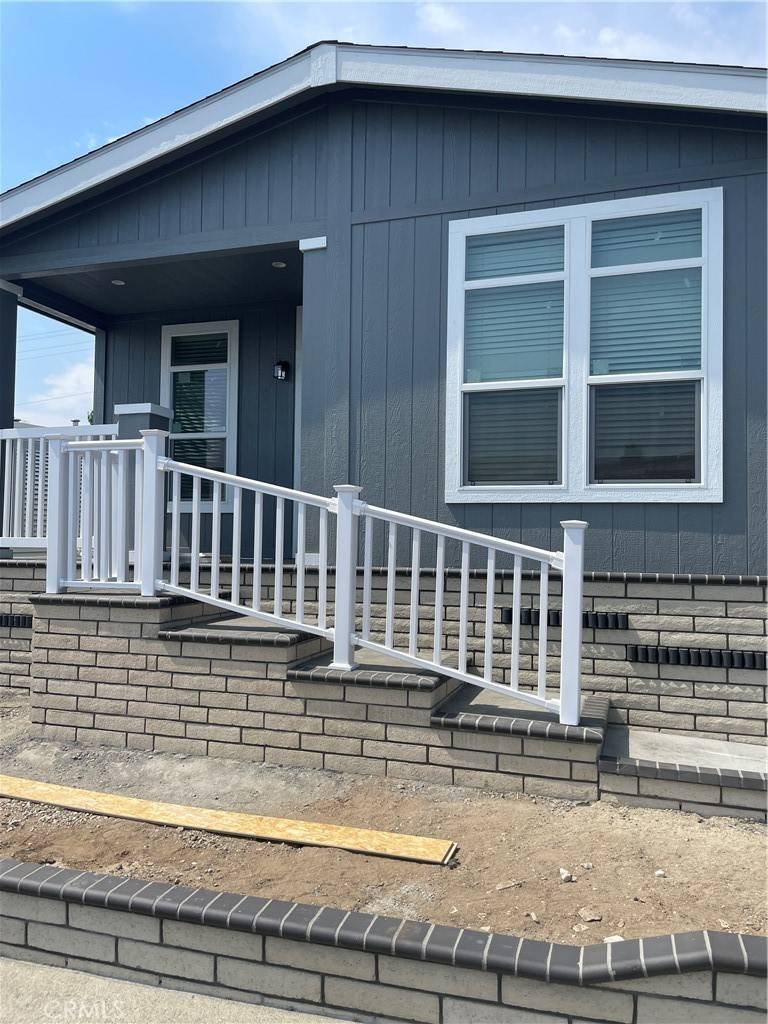 La Verne, CA 91750,4095 Fruit ST #228