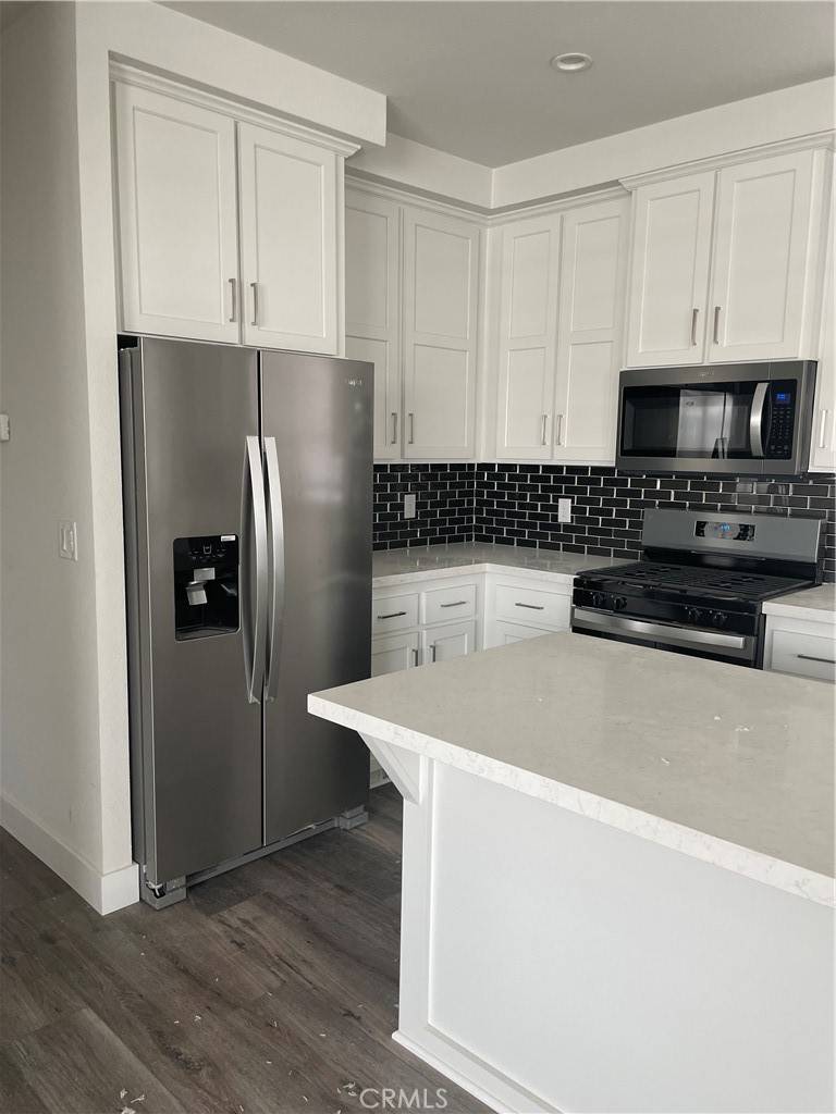 La Verne, CA 91750,4095 Fruit ST #607