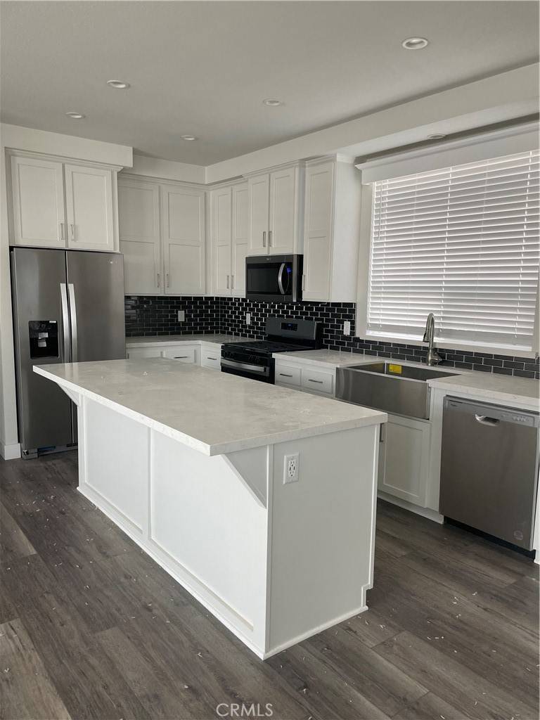 La Verne, CA 91750,4095 Fruit ST #607