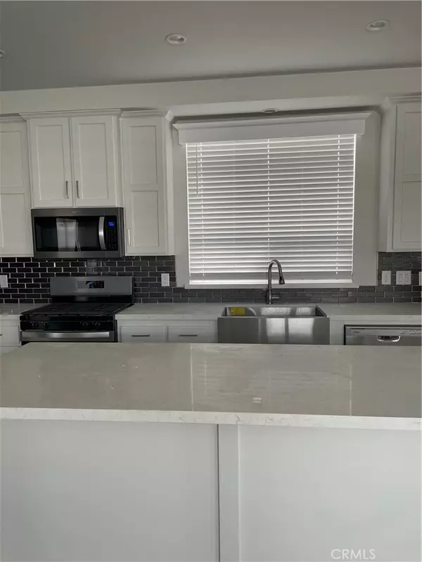 La Verne, CA 91750,4095 Fruit ST #607