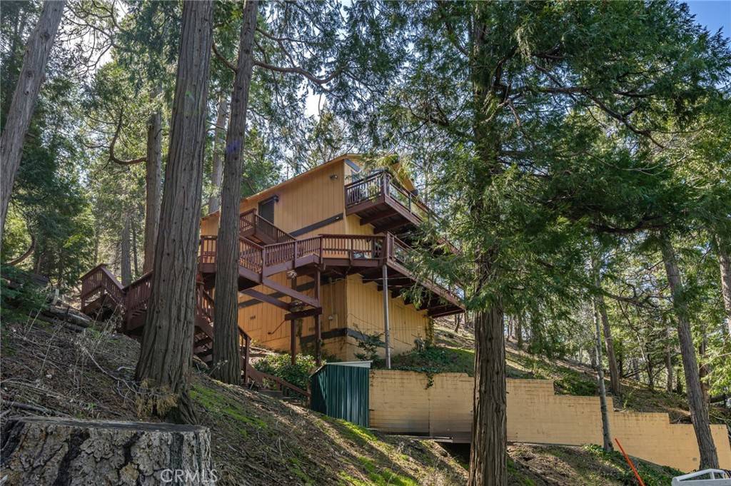 24333 Horst DR, Crestline, CA 92325