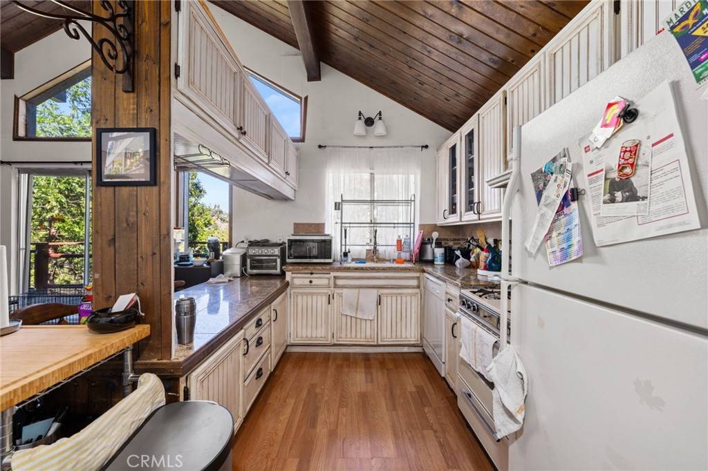 Crestline, CA 92325,24333 Horst DR
