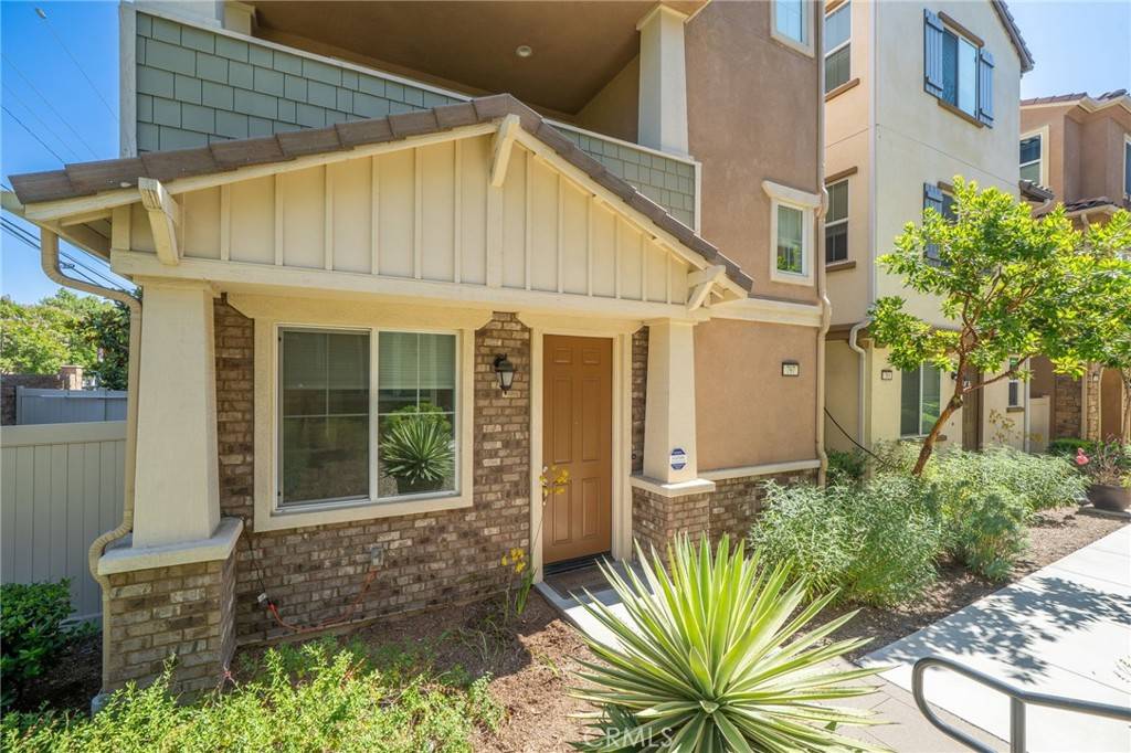 797 Plum LN, Pomona, CA 91767