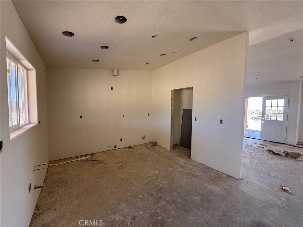 Phelan, CA 92371,9570 Mescalero RD