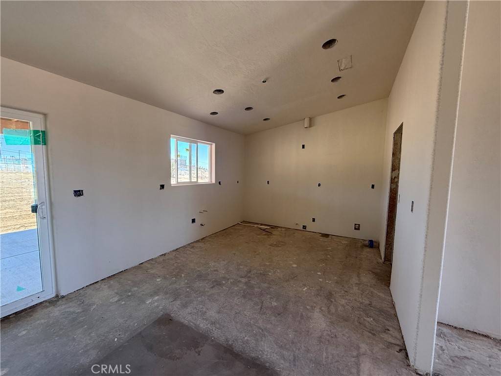 Phelan, CA 92371,9570 Mescalero RD