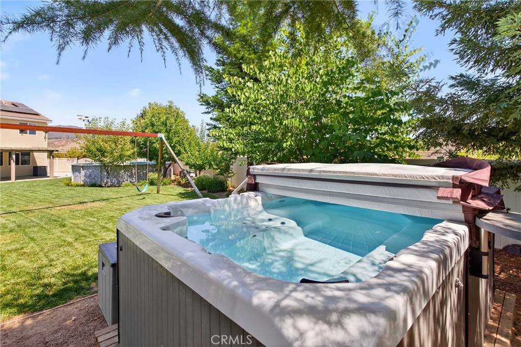 Calimesa, CA 92320,102 Mesa CT