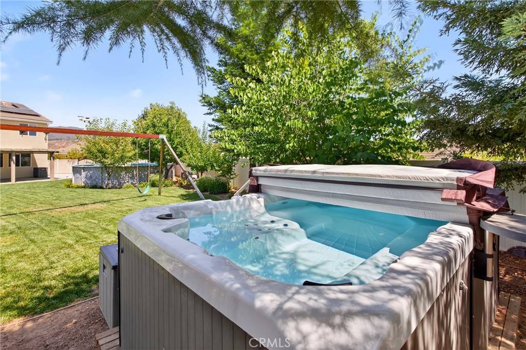 Calimesa, CA 92320,102 Mesa CT