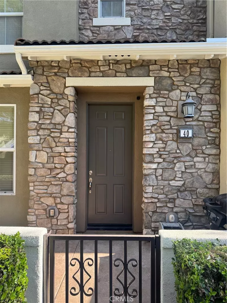 Fontana, CA 92336,15723 Parkhouse DR #40