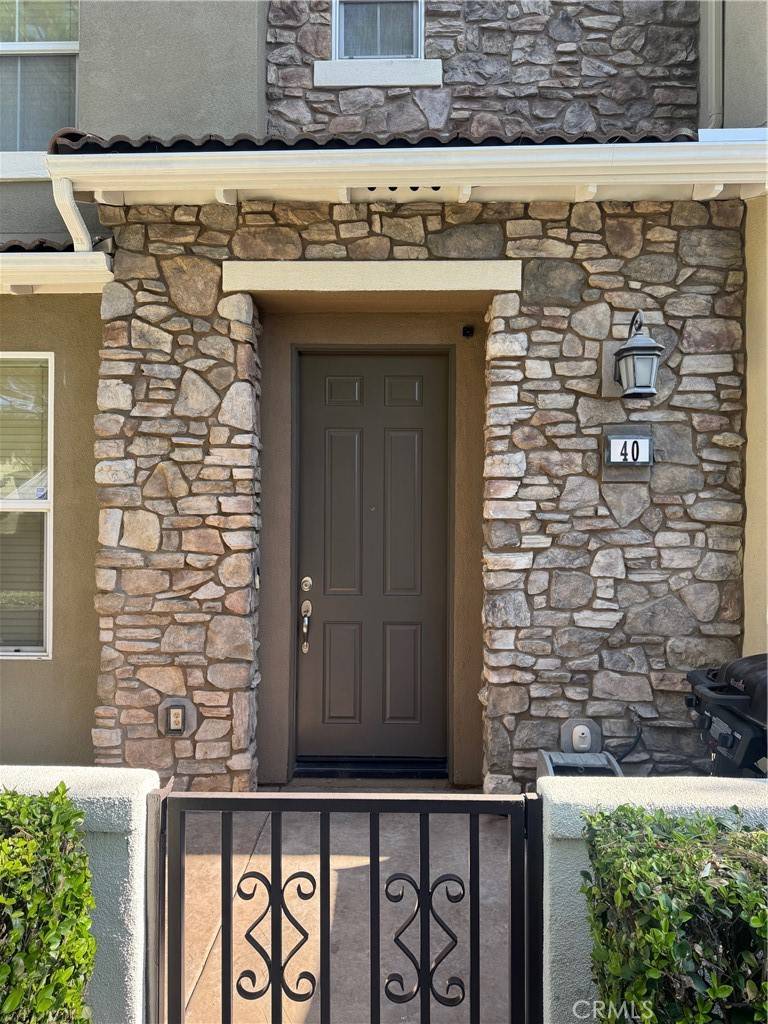 Fontana, CA 92336,15723 Parkhouse DR #40