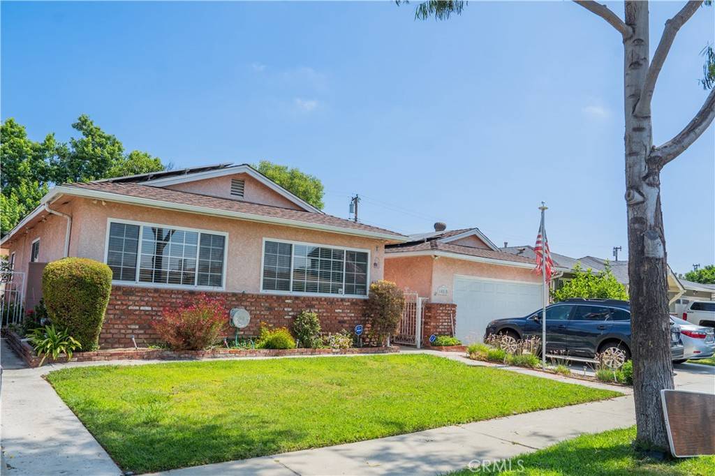 Bellflower, CA 90706,10515 Acoro ST