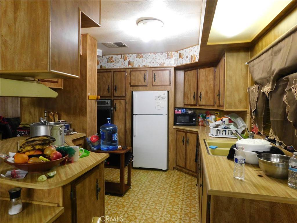 California City, CA 93505,272 Desert Breeze DR