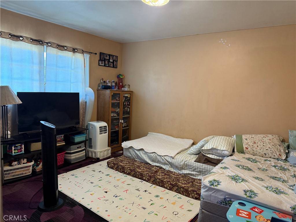Rialto, CA 92376,629 S Sage ave