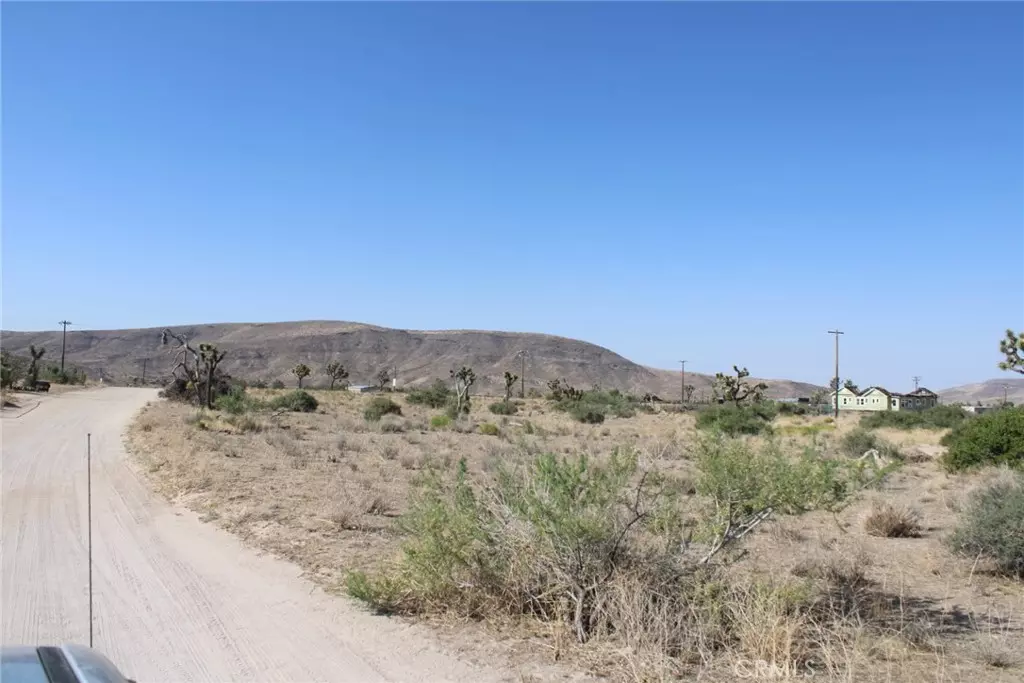 Pioneertown, CA 92668,0 Minna  Gombell Ln.