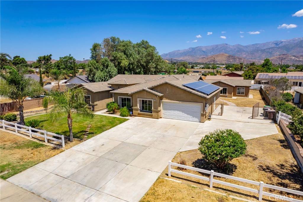 1037 Charles ST, Banning, CA 92220