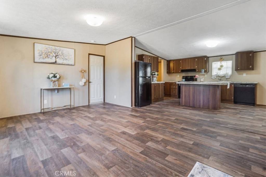 Victorville, CA 92395,13984 Victoria Dr