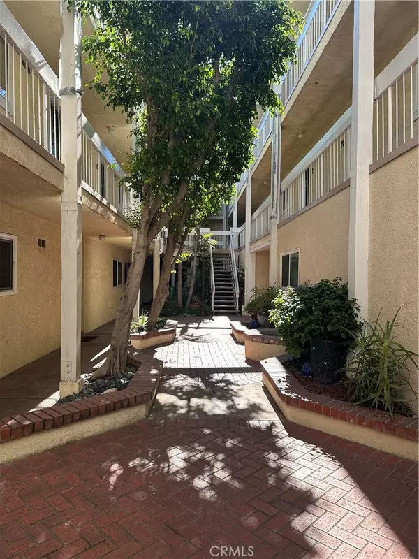 Valley Village, CA 91601,4807 Beck AVE #4
