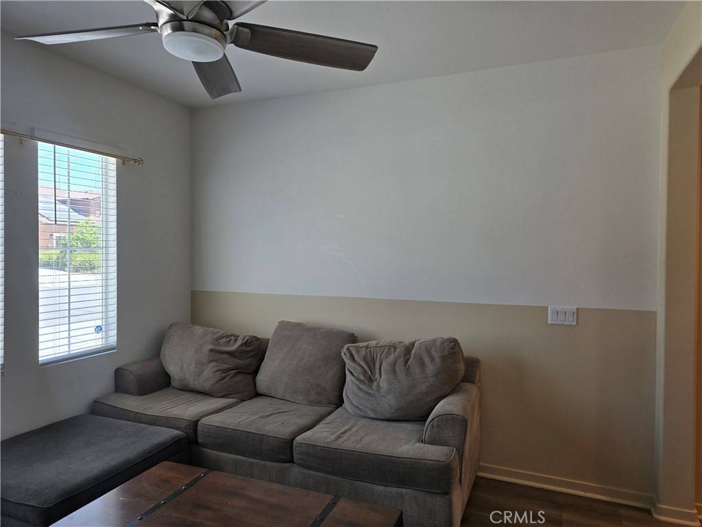 Fontana, CA 92336,15547 Kings Peak DR