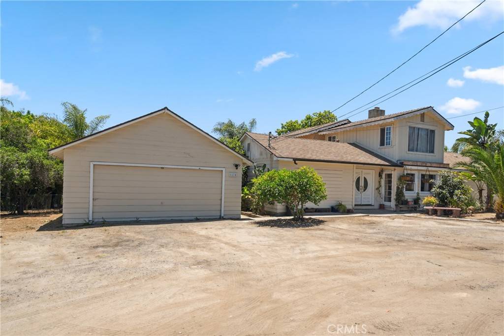 Vista, CA 92081,1174 Sunset DR