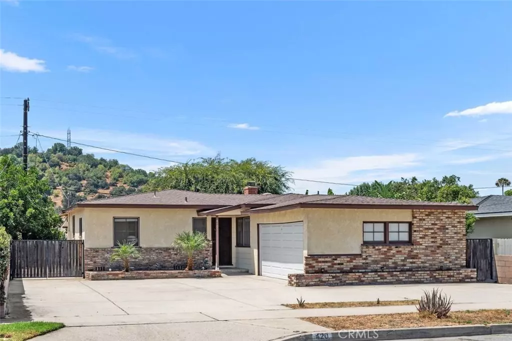 Glendora, CA 91740,420 E Colorado AVE