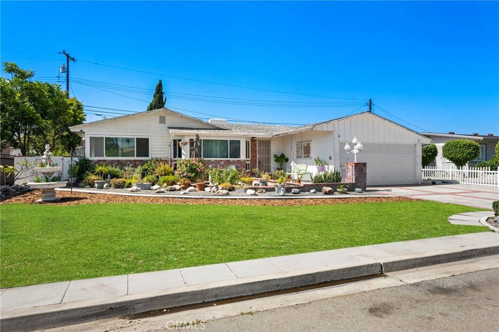 9802 Swallow LN, Garden Grove, CA 92841