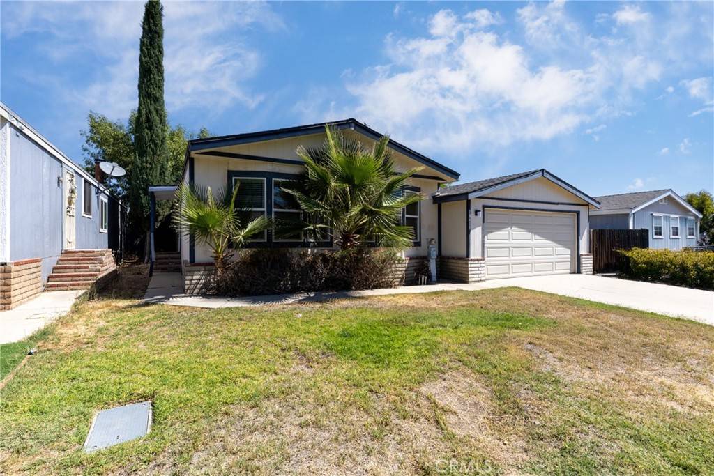 Corona, CA 92883,10412 Comstock RD