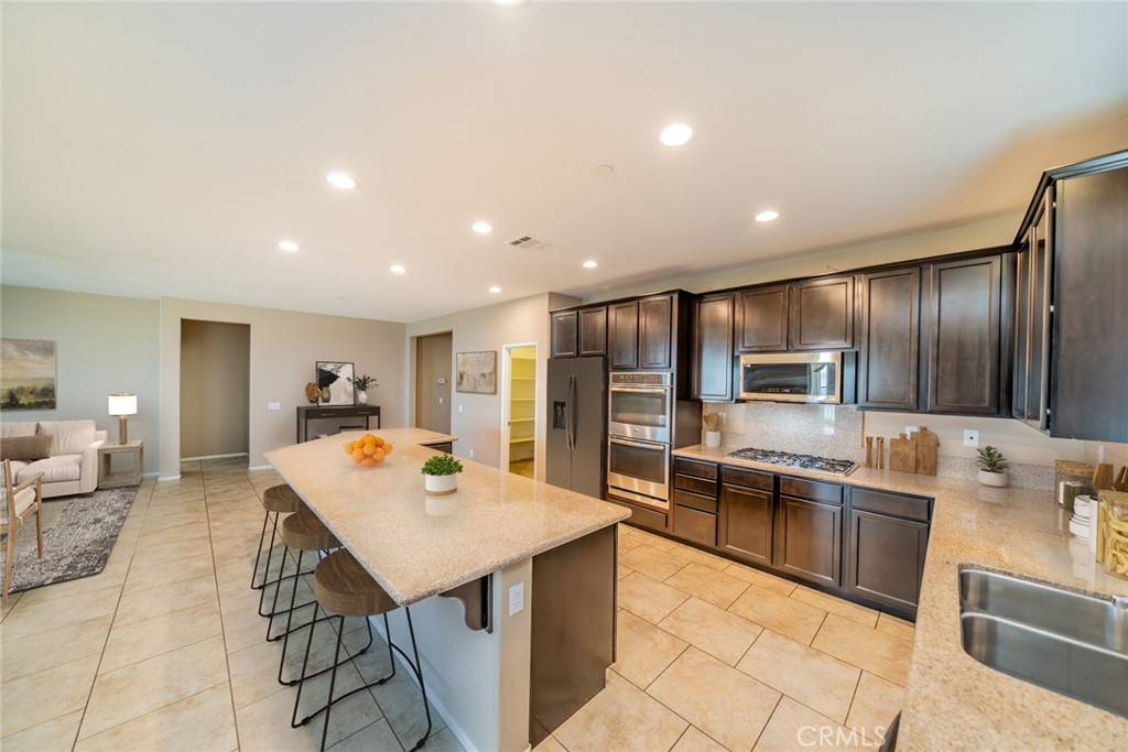 Riverside, CA 92503,16550 Village Meadow DR