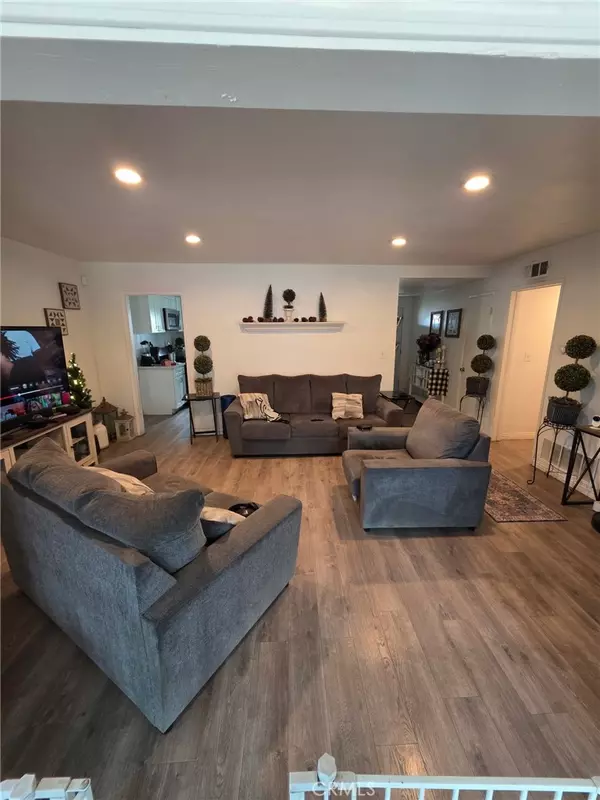 San Bernardino, CA 92410,2606 Maple ST