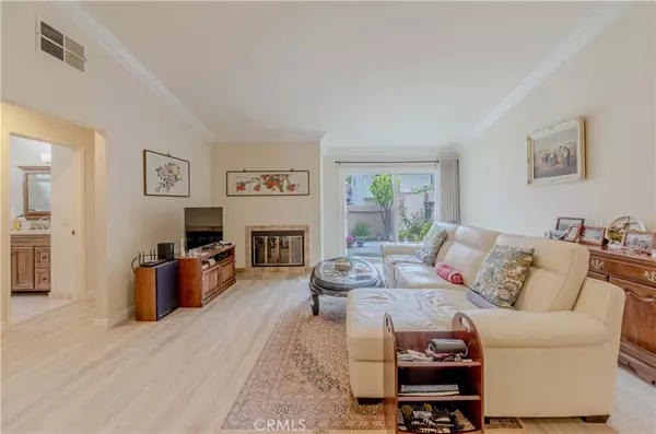 Diamond Bar, CA 91765,2201 Dublin LN #3