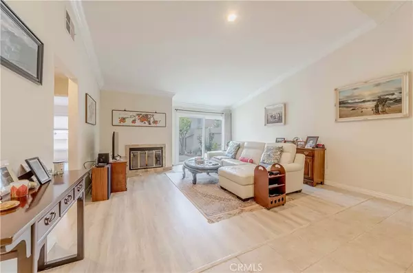 Diamond Bar, CA 91765,2201 Dublin LN #3